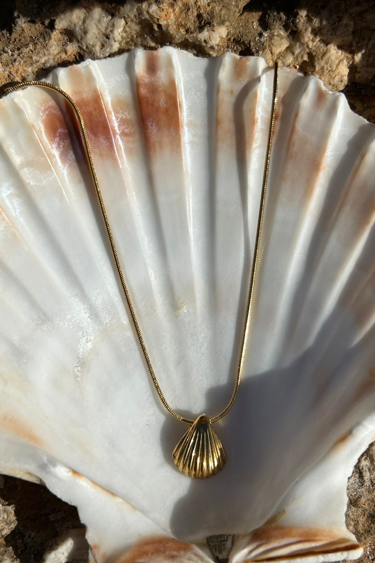 De Mar Shell Necklace - Gold
